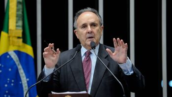 Olhar do cidadão: Cristovam Buarque defende estudantes e questiona estabilidade no emprego