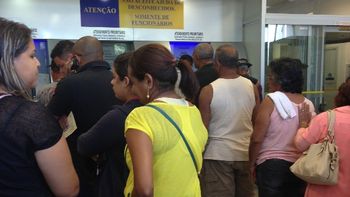 'Lei da Fila' segue ignorada e rondonopolitanos sofrem com descaso dos bancos