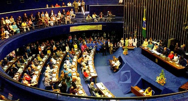 Senado adiou votações de PECs do Orçamento Impositivo e do Voto Aberto