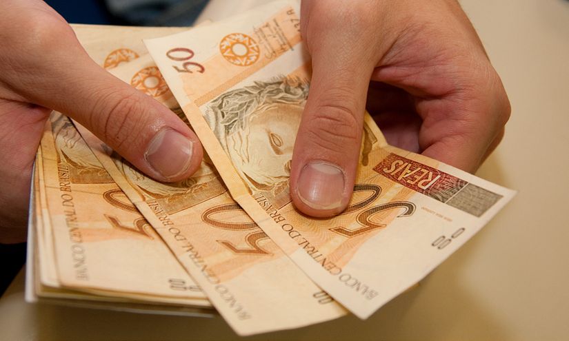 Partidos cometem crime ao exigir 'contribuições' financeiras de servidores públicos