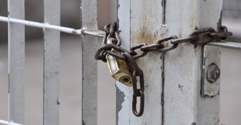 Servidores 'esticam' feriado e complicam pais que dependem de creches