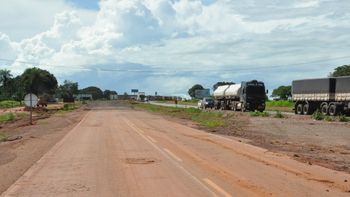 Com atraso, consultoria da Prefeitura recolhe amostras para analisar problemas na Travessia Urbana