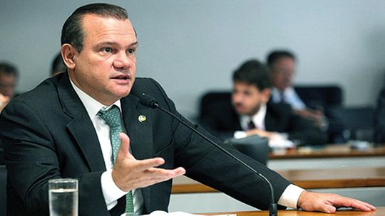 Senador Wellington Fagundes está com Dilma e despreza cenário político