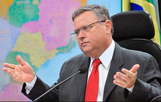 Blairo chuta para escanteio pedido de requerimento de abertura da CPI do futebol