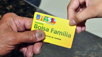 Ministério identifica 2.168 políticos com mandato que continuam recebendo Bolsa Família