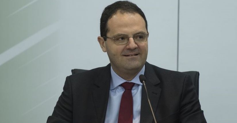 Ministro volta atrás e nega mudança no cálculo do salário mínimo