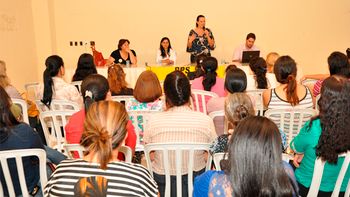 Ana Carla faz reunião com esposas de candidatos