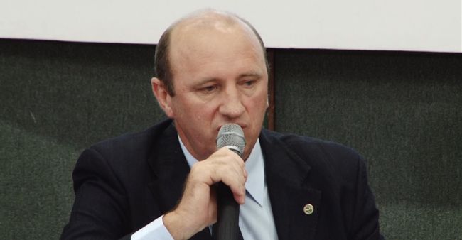 Envolvimento de irmãos de ministro de Dilma em grilagem contradiz história do PT