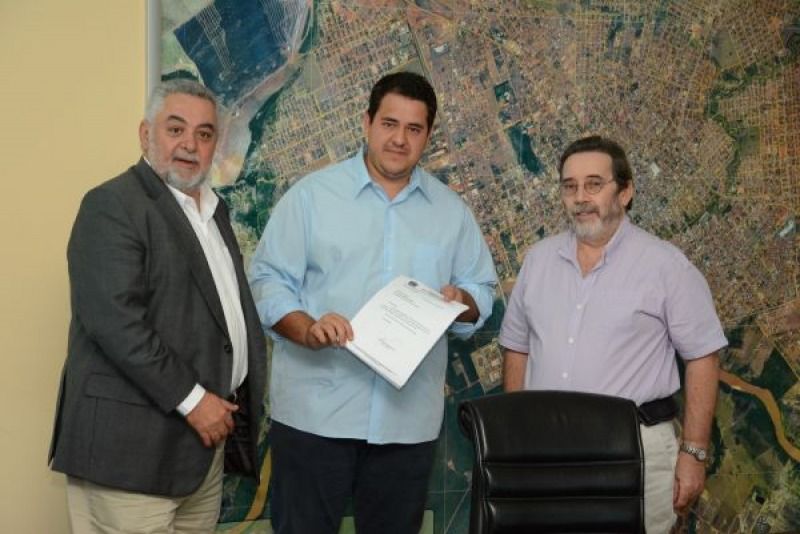 Quase seis meses após ser entregue aos vereadores, PCCS da Educação segue parado na Câmara