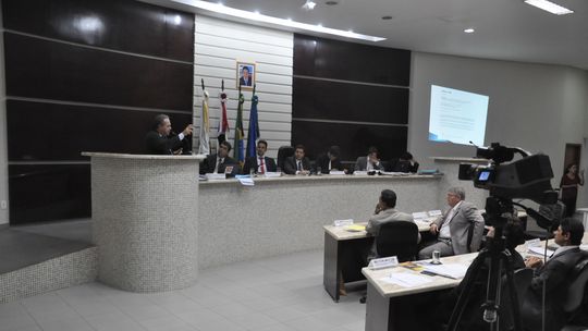Câmara entrega honraria para homem que cumpriu pena por assassinato do melhor amigo
