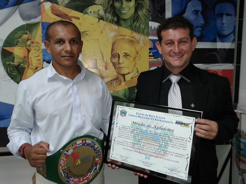 Rodrigo da Zaeli homenageia campeão pan-americano de muay thai