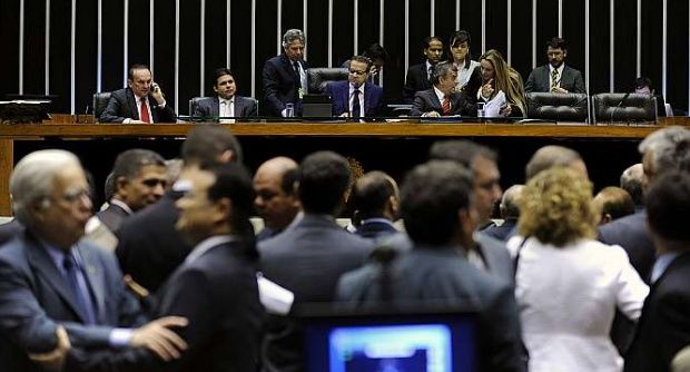 Deputados incluem voto facultativo na PEC da Reforma Política