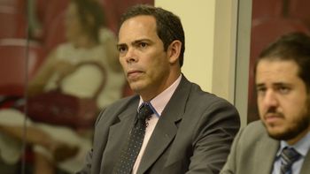 Depois de mudança de partido e convite para cargo no Estado, Cadidé retorna à Câmara