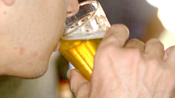 Mesmo o consumo moderado de álcool favorece câncer de mama 