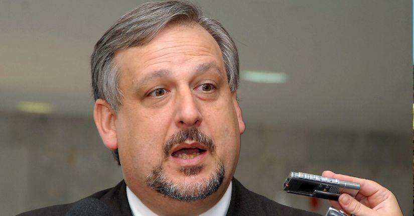 Berzoini assume Comunicações e diz que fará debate democrático sobre regulação 