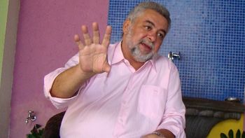Muniz diz que candidatura está de pé e ironiza deputado do PR: Ele virou a mãe Dináh?