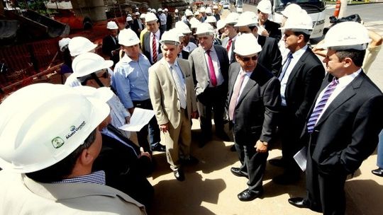 Ministro do TCU visita obras, constata atrasos, mas diz que não veio a MT para fazer cobranças