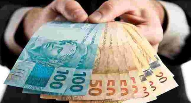 Candidatos ao Senado planejam gastar até 10 vezes mais do que poderão receber em salários