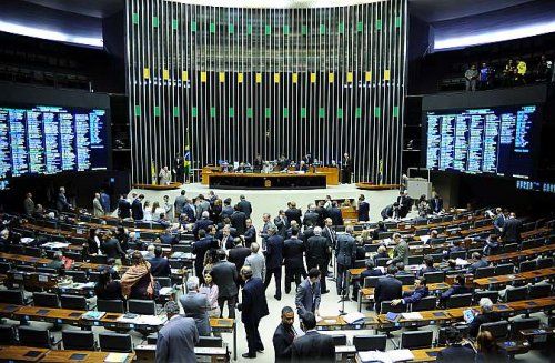 Deputados aprovam piso de R$ 1.014 para agentes comunitários de saúde; municípios terão ajuda