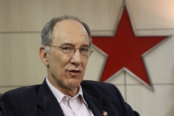 PT defenderá reforma política e regulação da mídia como prioritárias