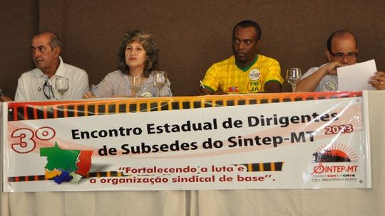Encontro do Sintep termina hoje com representantes de mais de 100 municípios