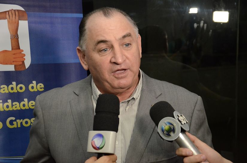 Nininho nega candidatura, mas cobra que PR discuta questão com a sociedade