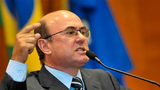 Revista destaca denúncias contra presidente da Assembléia Legislativa e causa mal estar