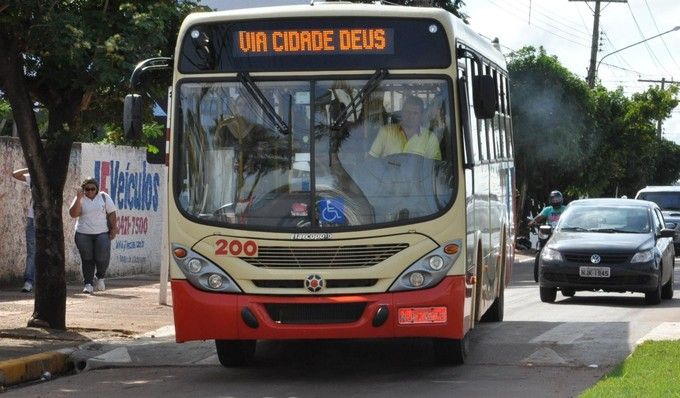 Quebra-molas em vias de ônibus não seguem norma do Contran