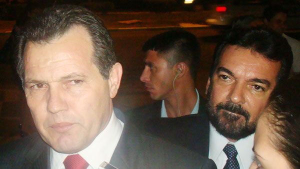 Silval não quer 'especular' sobre demissão de Rowles e diz que já tomou todas as medidas
