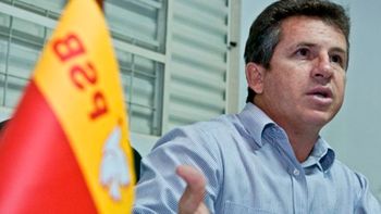 Mendes oficializa pré-candidatura, crítica atual gestão e segue sem vice