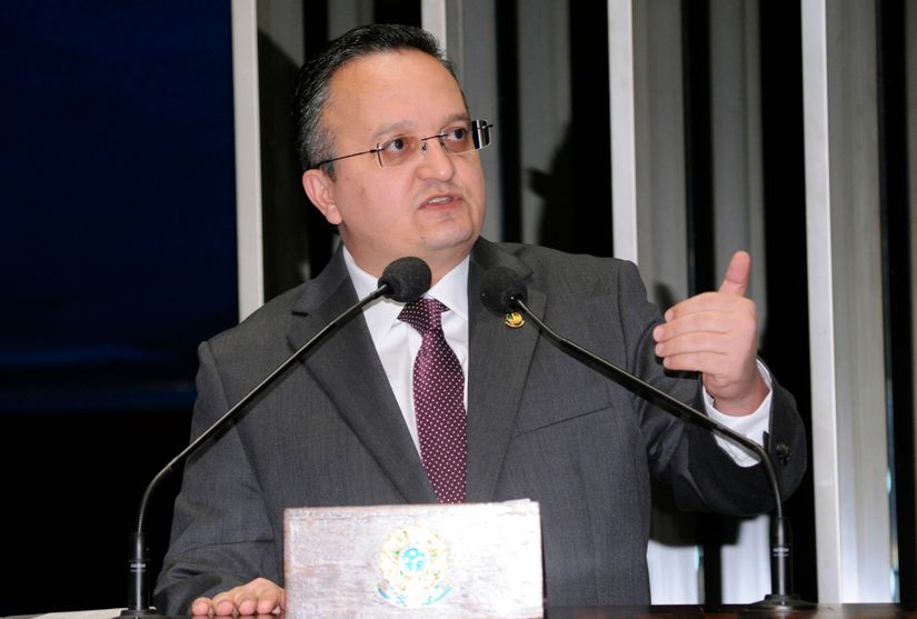 Para Pedro Taques, “medo” impede convocação de Pagot e Cavendish