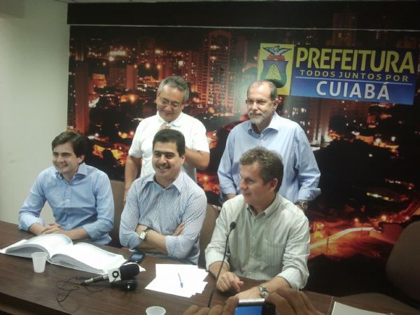 Mauro Mendes apresenta os primeiros secretários de sua gestão na capital