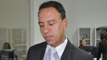 Olímpio Alvis cobra informações sobre dívidas das associações de moradores com o Sanear
