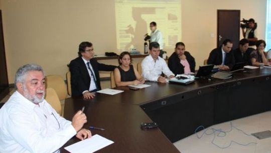 Negociação das 'perdas' salariais dos servidores públicos deve incluir a sociedade