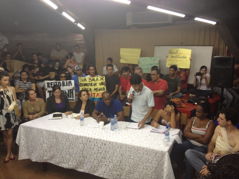 "Não existe diálogo entre a reitoria e comunidade acadêmica", declara Adufmat após ato violento 