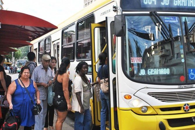 Falta de dinheiro e risco de pressão sobre a tarifa determinaram mudanças no passe-livre