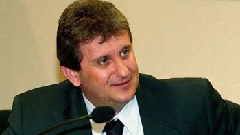 CPMI adia depoimento de doleiro e chama diretor da Petrobras