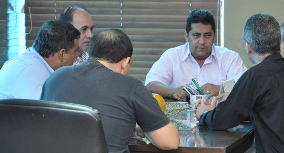 Reunião secreta: Prefeito conversa com vereadores e pede apoio para mudar lei orgânica