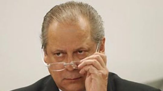 Ministro do STF cancela autorização para viagem de José Dirceu