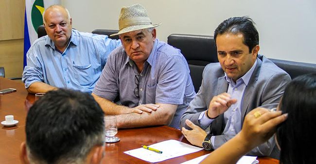 Secretário de Educação atende demandas de escola pública da região Sul