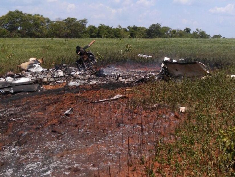 Avião do tráfico cai em uma fazenda no município de Paranatinga