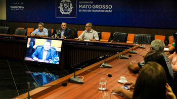 Governador garante pavimentação asfáltica e Água Para Todos em reunião com Zé do Pátio