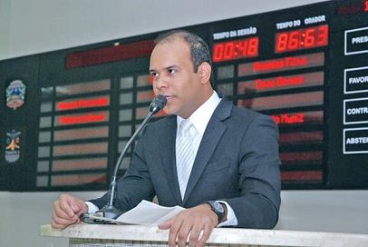Vereador cobra melhorias nos centros comunitários da cidade