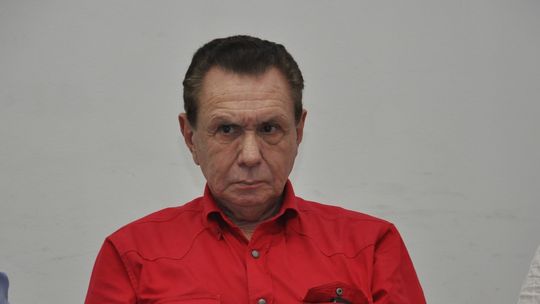Vereadores criticam líder do PDT que chamou Bezerra de 'caduco'