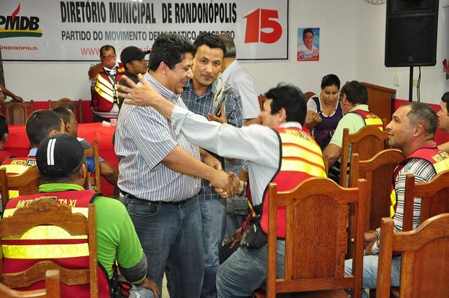 Candidato Ananias se reúne com os mototaxistas e recebe apoio da categoria