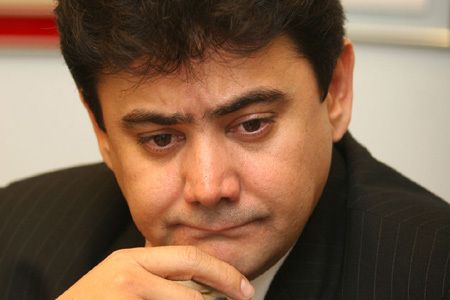 Políticos e transeuntes comentam exoneração de Eder 