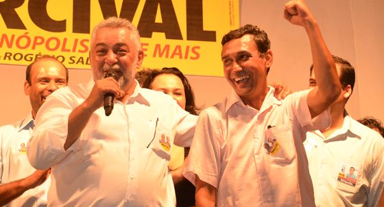 Grande público recebe Percival Muniz (PPS) na Vila Olinda