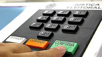 Juíza eleitoral alerta para prazo de cadastro para voto em trânsito