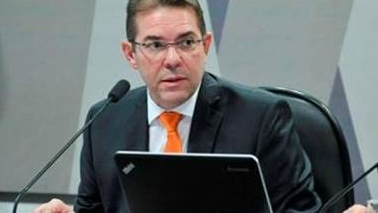 José Medeiros questiona Marcelo Dantas 