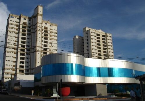 Prefeito voltou ao trabalho, mas ainda não falou sobre a cassação e os problemas no Sanear